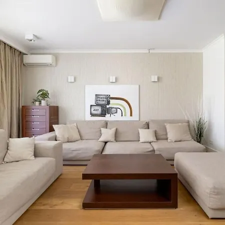 Apartament Elegant De 3 Et Parking Praga
